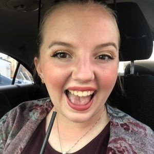 Meet your Posher, Alyssa